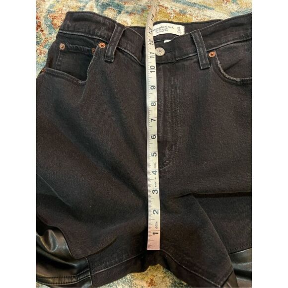 Abercrombie & Fitch NWT 90s Straight High Rise Jeans Faux Leather sz 29 / 8S - Picture 8 of 9